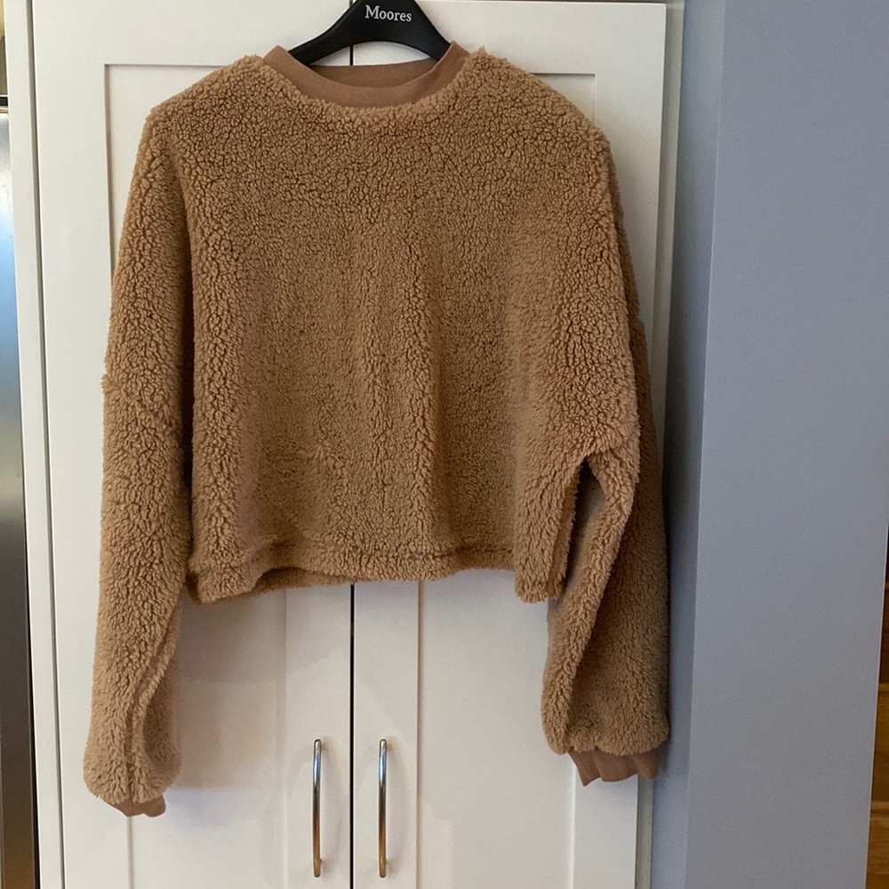 Bardot cropped fluffy sweater size large / xo